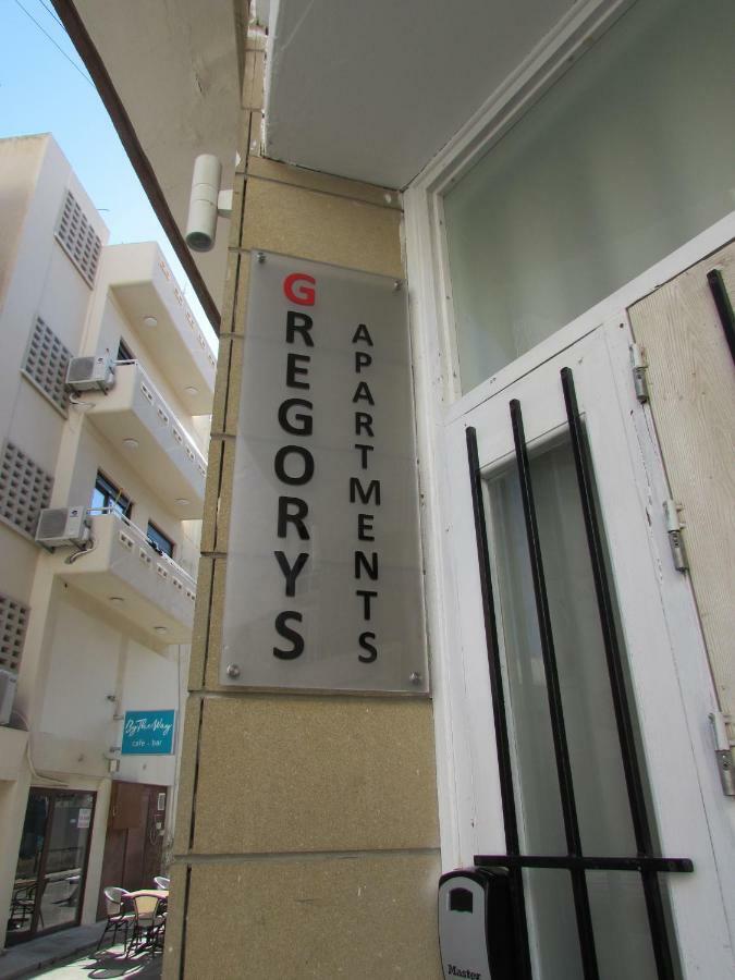 Gregorys Holiday Apartment Larnaca Extérieur photo