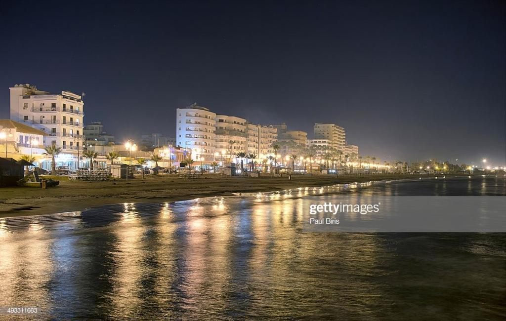 Gregorys Holiday Apartment Larnaca Extérieur photo